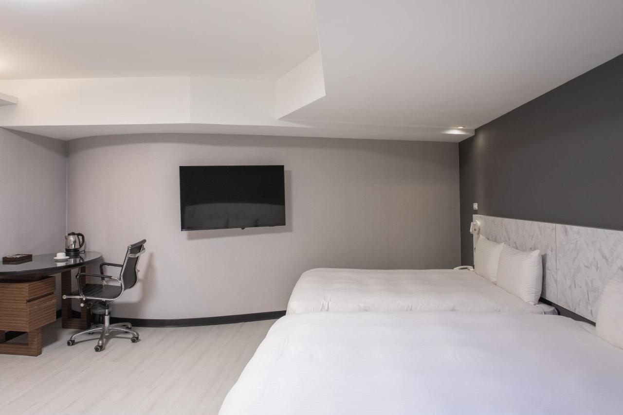 Hub Hotel - Songshan Airport Branch Tajpej Buitenkant foto
