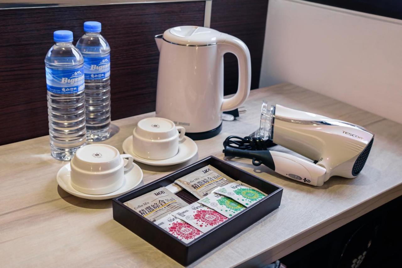 Hub Hotel - Songshan Airport Branch Tajpej Buitenkant foto